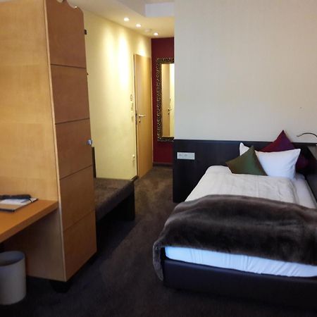 Hotel Post Burghausen Bagian luar foto