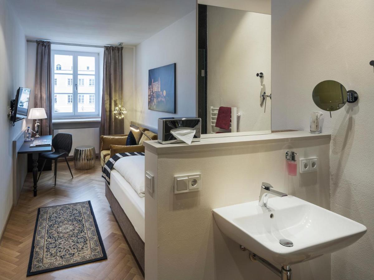 Hotel Post Burghausen Bagian luar foto