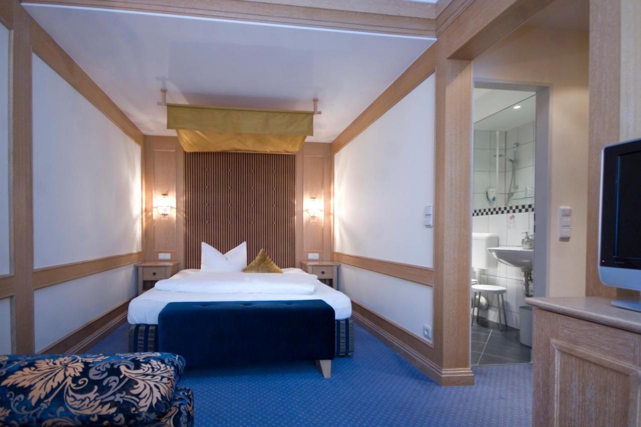 Hotel Post Burghausen Bagian luar foto