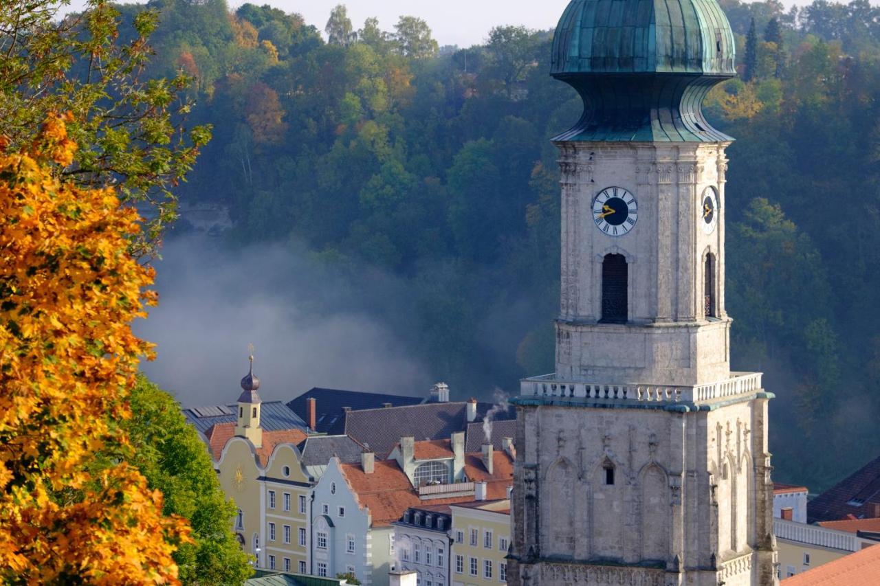Hotel Post Burghausen Bagian luar foto
