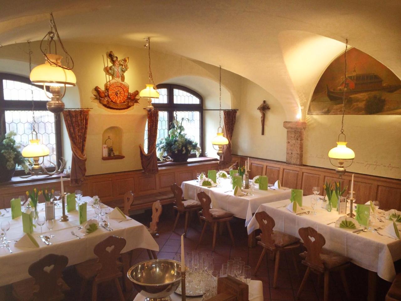 Hotel Post Burghausen Bagian luar foto